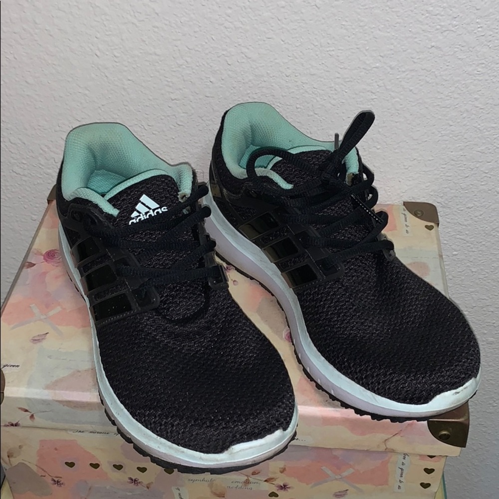 Adidas Cloudfoam Size 6.5